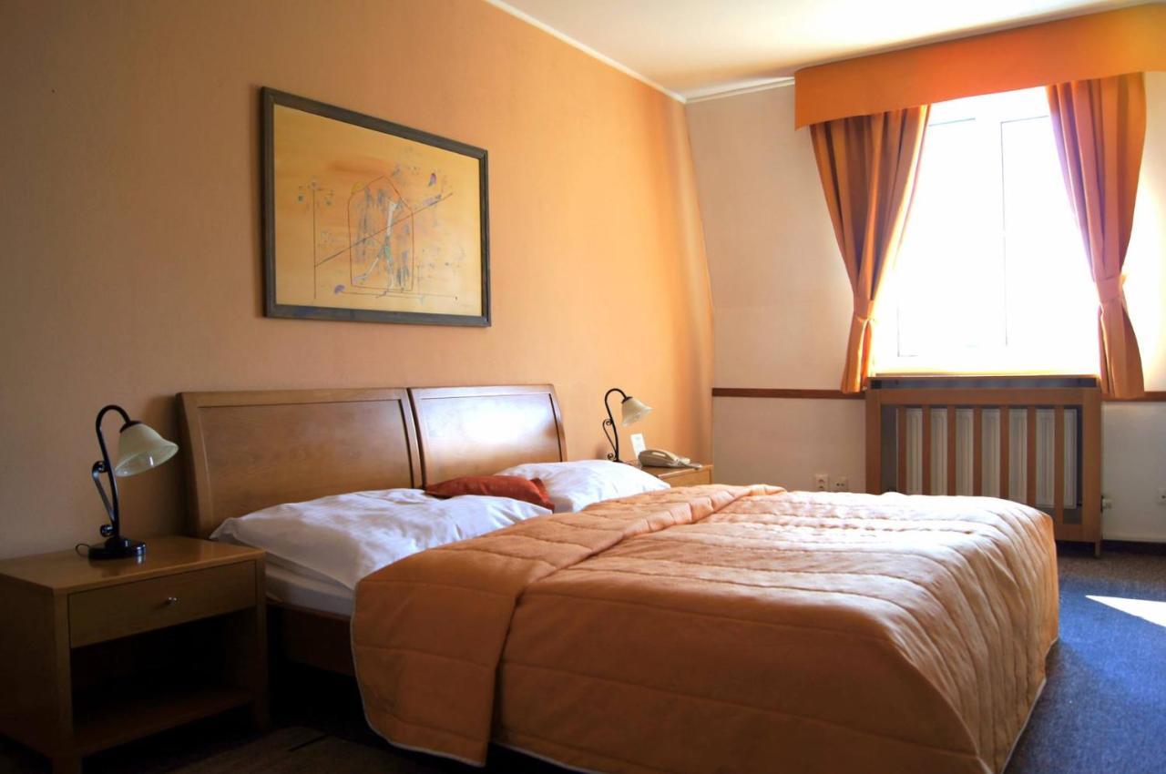 Hotel AGATKA Bratislava Chorvatsky Grob Exterior foto