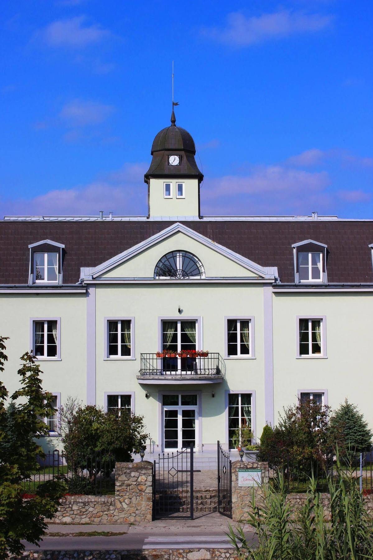 Hotel AGATKA Bratislava Chorvatsky Grob Exterior foto